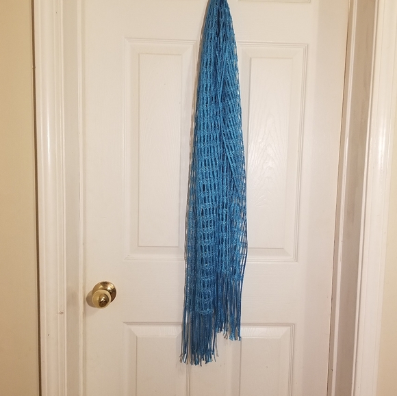 Scarf / wrap - Picture 2 of 3